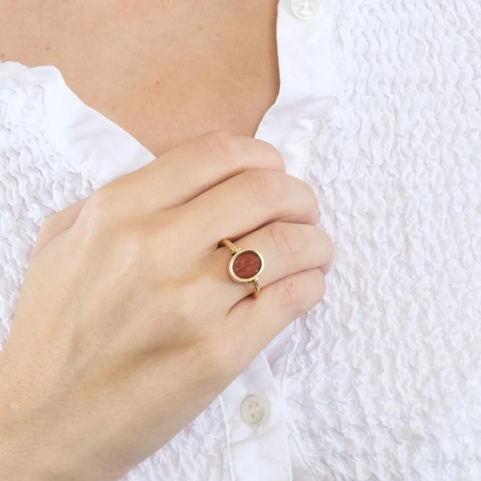 Bague en or jaune 18K et intaille cornaline antique