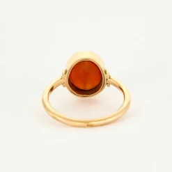 Bague en or jaune 18K et intaille cornaline antique