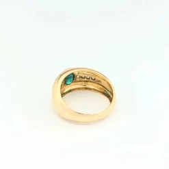 Bague en or jaune émeraude et diamants