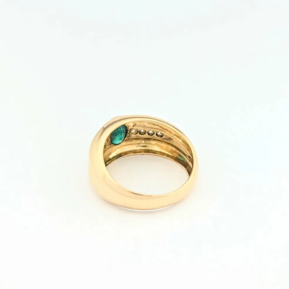 Bague en or jaune émeraude et diamants