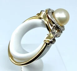 Bague en or jaune, perle & diamants