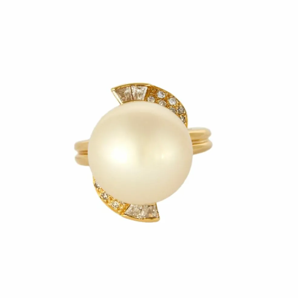 Bague en or jaune, perle de culture et diamants