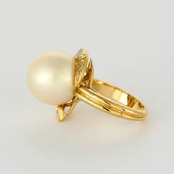 Bague en or jaune, perle de culture et diamants