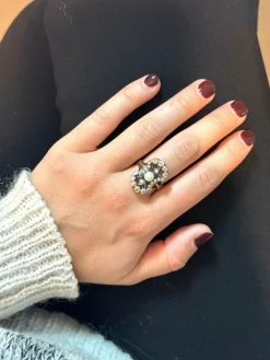 Bague en or jaune, perle et diamant vers 1890