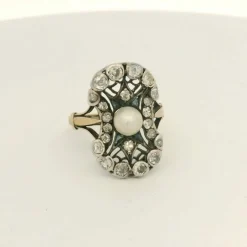 Bague en or jaune, perle et diamant vers 1890