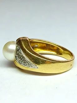 Bague en or jaune, perle et diamants