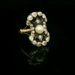 Bague en or jaune, perle et diamant vers 1890