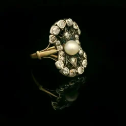Bague en or jaune, perle et diamant vers 1890