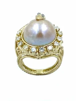 Bague en or jaune, perle mabé et diamants