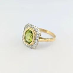 Bague en or jaune péridot et diamants