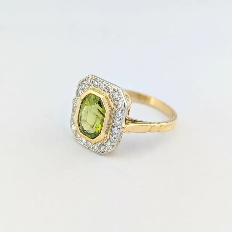 Bague en or jaune péridot et diamants