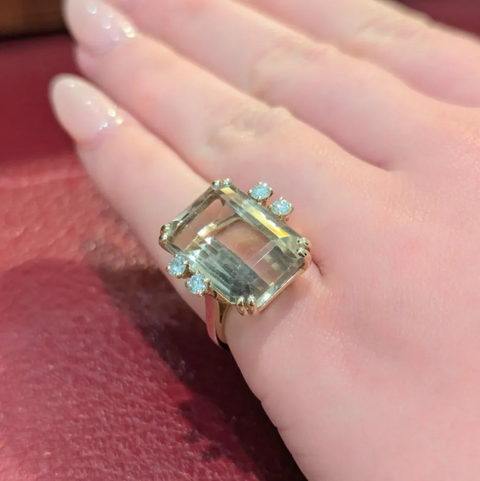 Bague en or jaune quartz fumé et diamants