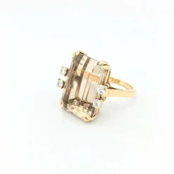 Bague en or jaune quartz fumé et diamants