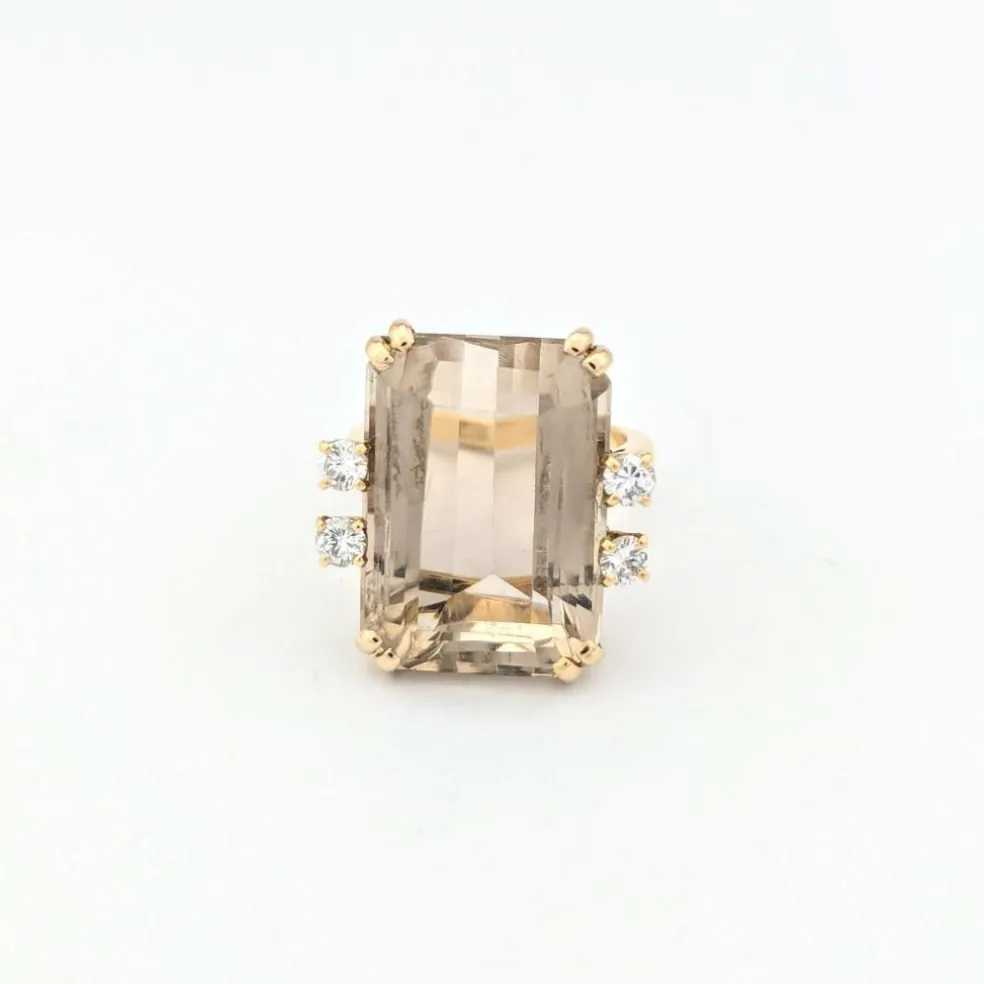 Bague en or jaune quartz fumé et diamants