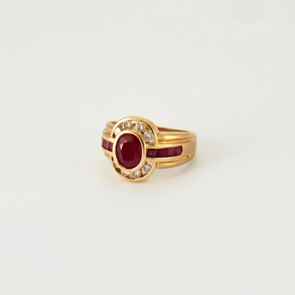 Bague en Or jaune, Rubis & Diamants