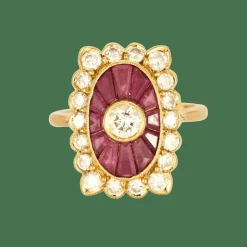 Bague en or jaune, rubis calibrés et diamants