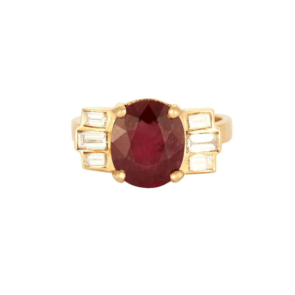 Bague en or jaune, rubis et diamants