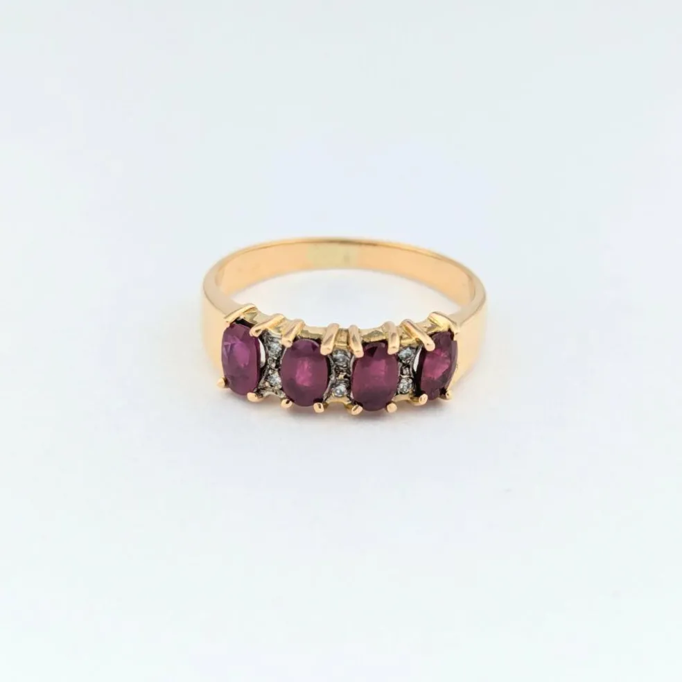 Bague en or jaune rubis et diamants