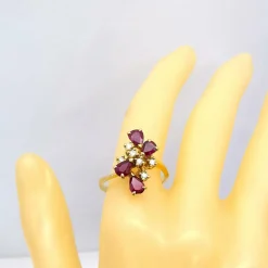 Bague en or jaune rubis et diamants