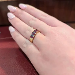 Bague en or jaune rubis et diamants
