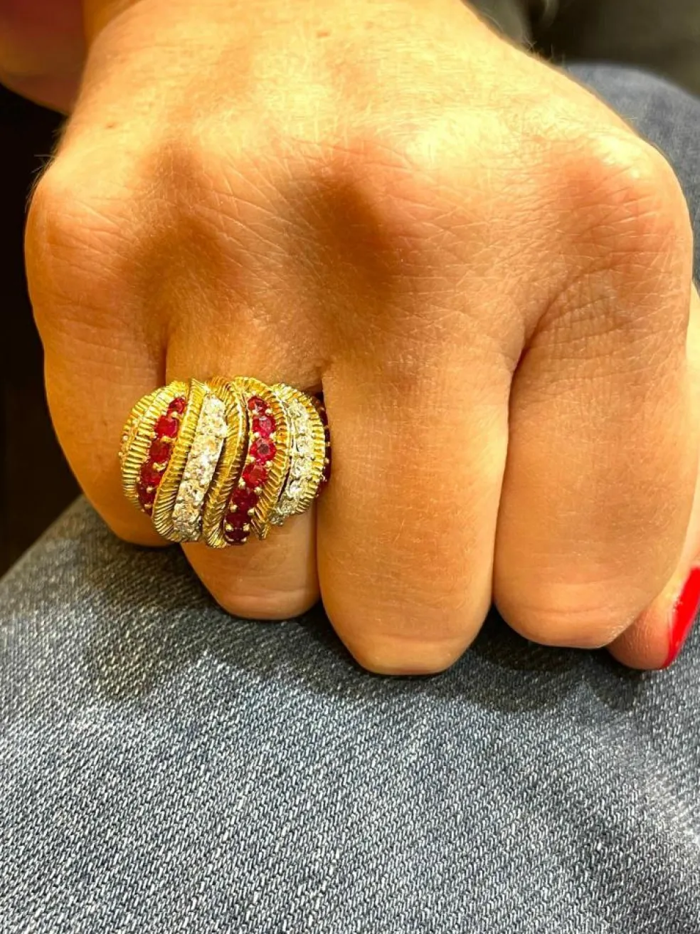 Bague en or jaune rubis et diamants