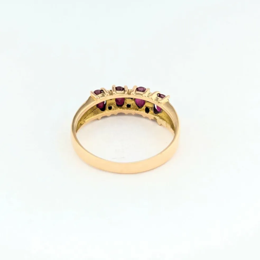 Bague en or jaune rubis et diamants