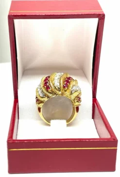 Bague en or jaune rubis et diamants