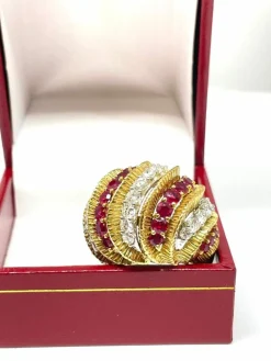 Bague en or jaune rubis et diamants