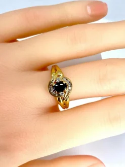 Bague en or jaune saphir et diamants