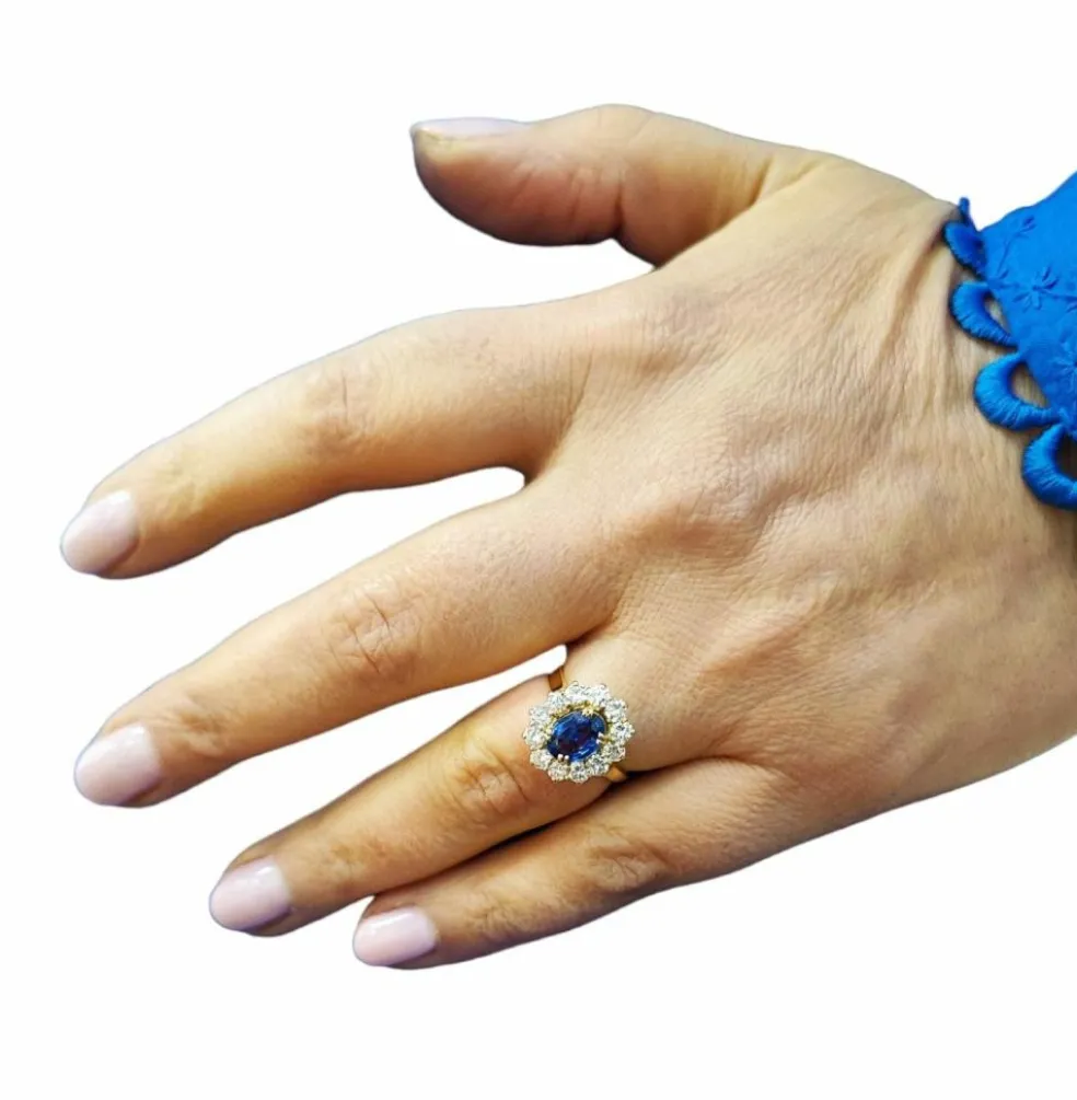 Bague en or jaune, saphir, diamants