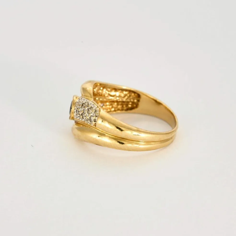 Bague en or jaune, saphir et diamants