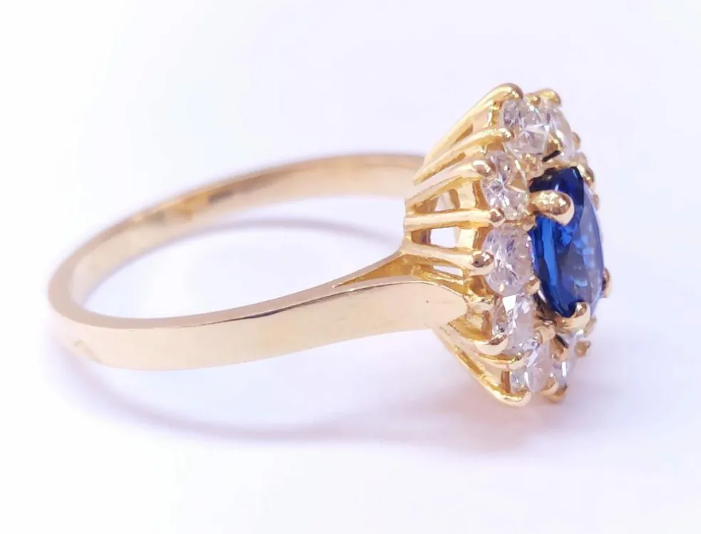 Bague en or jaune, saphir, diamants