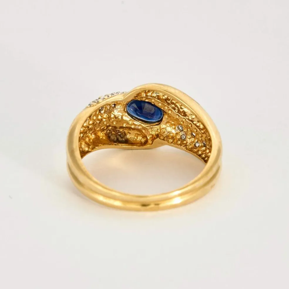 Bague en or jaune, saphir et diamants