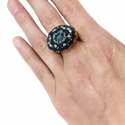 Bague en or jaune saphirs et diamants.