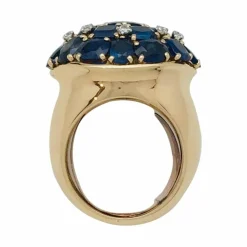 Bague en or jaune saphirs et diamants.
