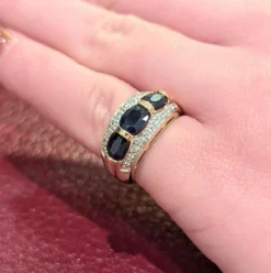Bague en or jaune saphirs et diamants