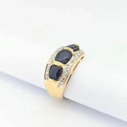 Bague en or jaune saphirs et diamants
