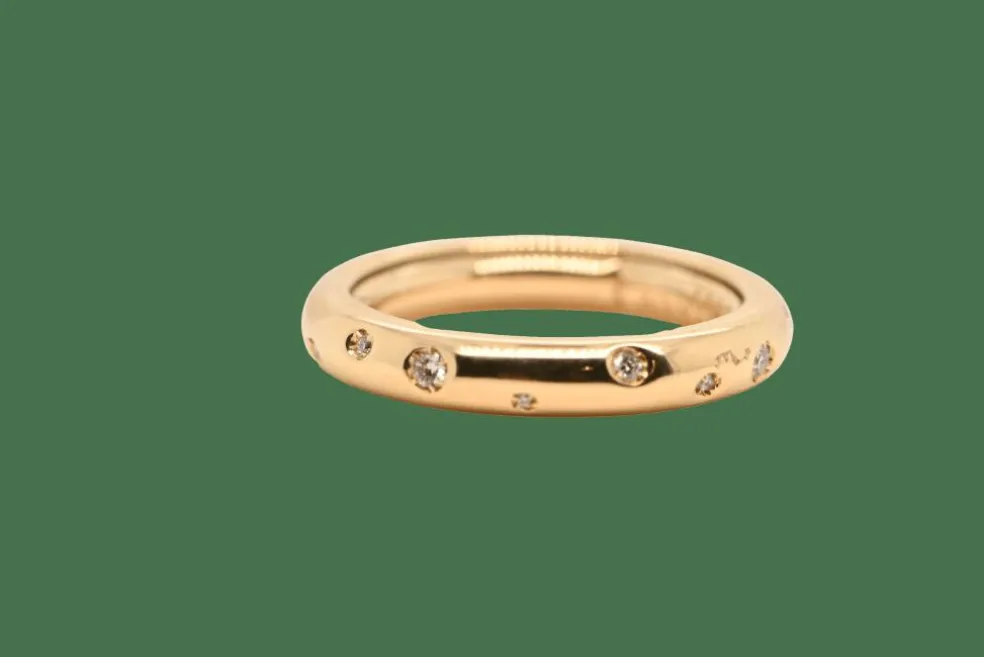Bague en or jaune sertie de diamants taillés en brillant