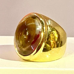 Bague en or jaune topaze cabochon
