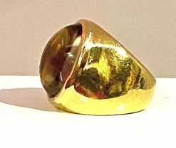 Bague en or jaune topaze cabochon