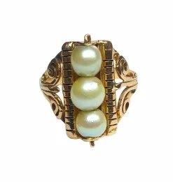 Bague en or jaune trois perles