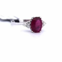 BAGUE EN OR 18KT - RUBIS ET DIAMANTS