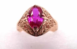 Bague en or, pierre rose