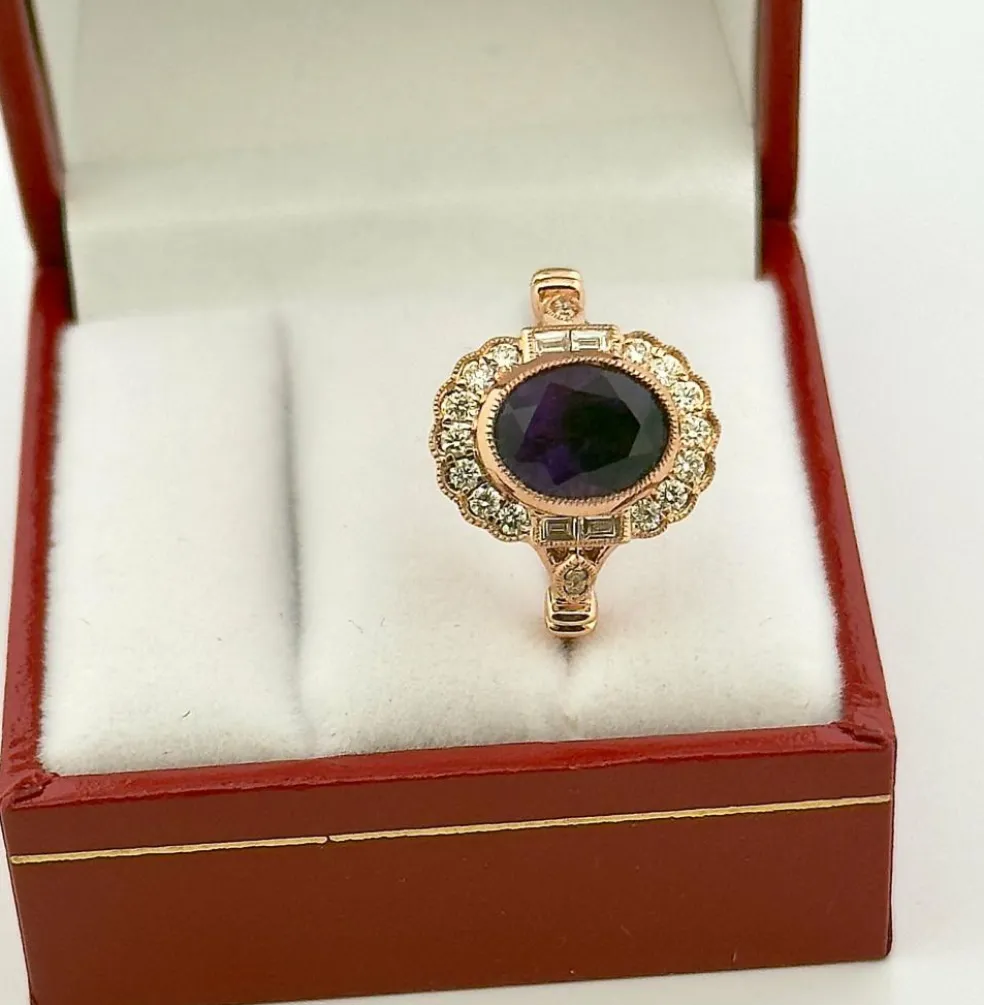 Bague en or rose 18 carats , améthyste et diamants