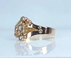 Bague en or rose 18 carats et perles, époque 1900