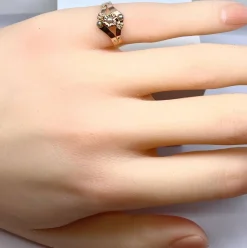 Bague en or rose 18 carats et perles, époque 1900