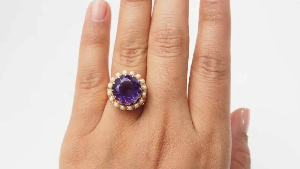 Bague en or rose, améthyste et perles fines