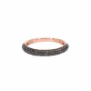 Bague en or rose avec diamants noirs taille brillant