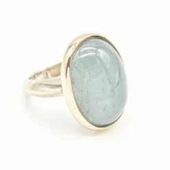Bague en or rose et argent avec aigue-marine laiteuse