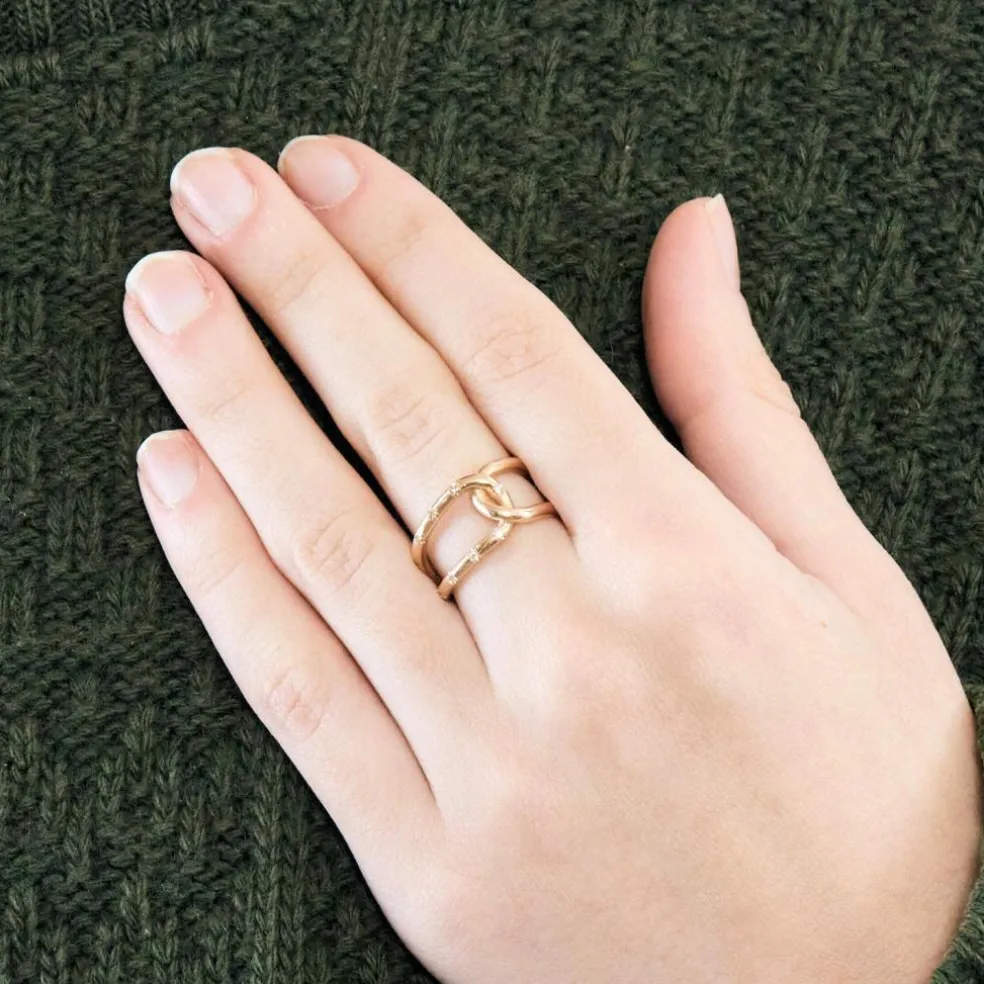 Bague en or rose et diamants